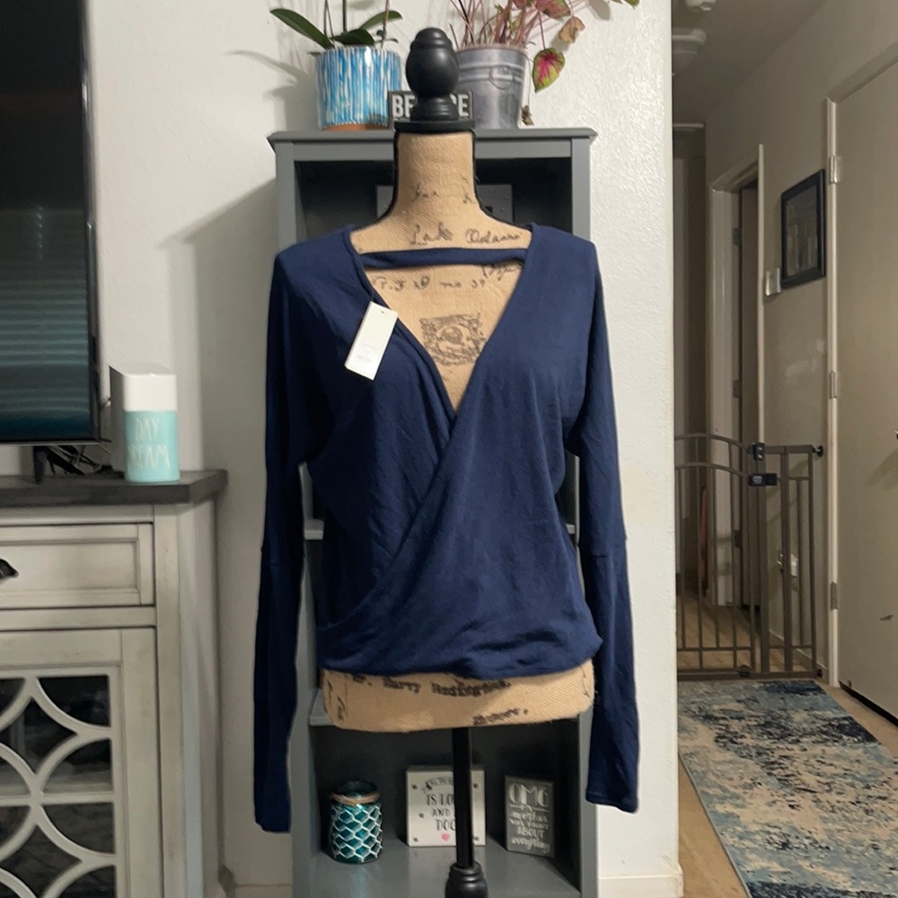 NWT Francesca’s sweater size S
